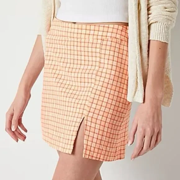 Women's/Juniors Mid Rise Scooter Skirt - Size Large - Picture 4 of 7